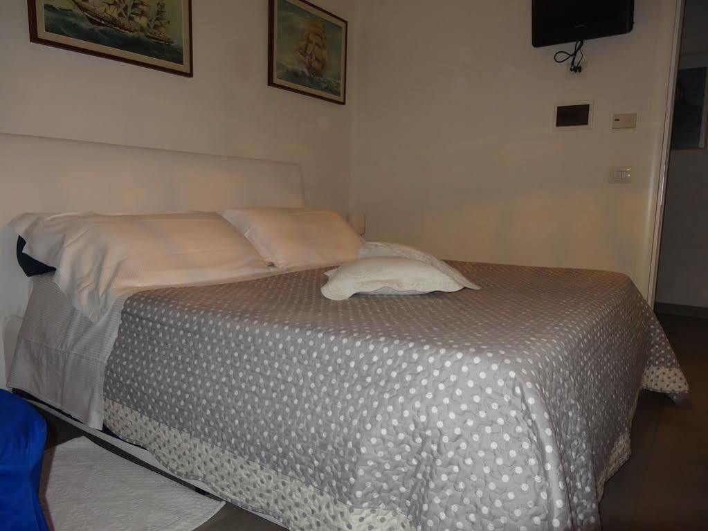 E - Rent And Le Nel Corso - Adults Only Gasthuis 2*